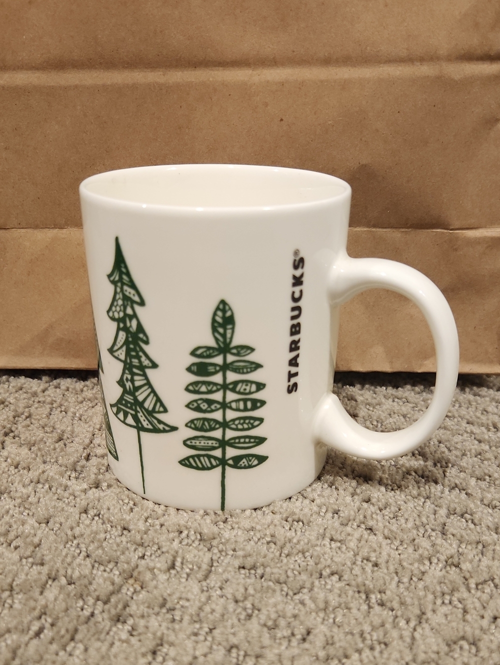 Starbucks 2015 Christmas Tree Evergreen Mug white ceramic body w/ Green Folk Art